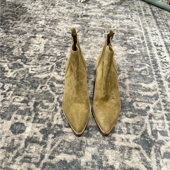 Marc Fisher Tan Suede Ankle Booties Chelsea Style size 7 - Picture 4 of 9